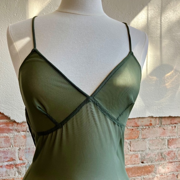 Norma Kamali Low Back Slip Fishtail Gown in Celadon SIZE MEDIUM/38/GLOVES XS/SM - Picture 9 of 12